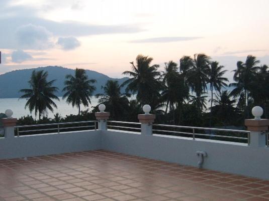 Raya Rawai Place Екстериор снимка
