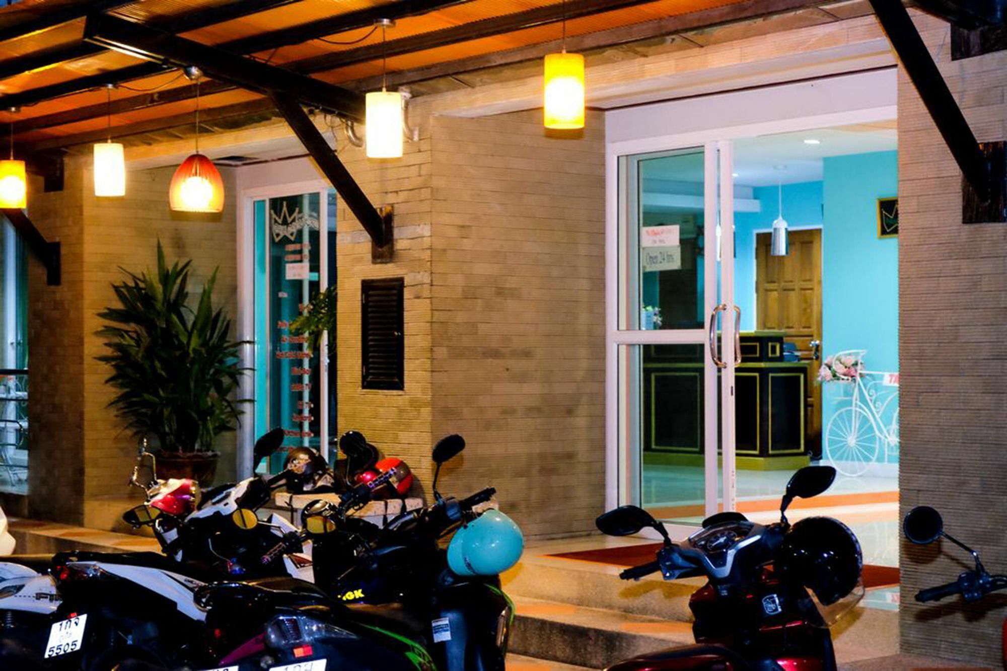 Raya Rawai Place Екстериор снимка
